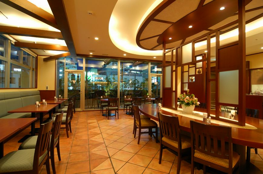 【パーティー】カフェ・ド・パリ店内と併設のテラスを貸切