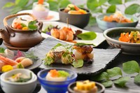 日本海で捕れた常に新鮮なのどぐろを市場より仕入れています。のどぐろを使用した『のどぐろコース』は、刺身・塩焼き・煮つけ・棒寿司・潮汁など様々なのどぐろの料理を余すことなく堪能できます。