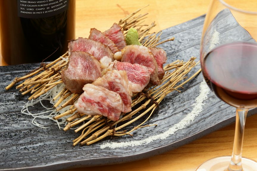 想いが込められた、名物・鉄板ステーキ『黒毛和牛サーロイン100g』