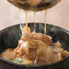 具沢山の中華餡が絶品『海鮮石焼おこげ』