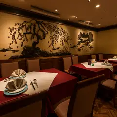 デートや家族での会食に。周りを気にせず過ごせる半個室