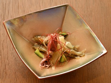 播州姫路の地酒を豊富に取り揃えている