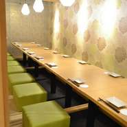 お子様とのお時間を楽しめるよう、全席個室を完備。個室のサイズが様々なので様々な規模のママ会にも対応！
周りを気にせずお過ごしいただける個室はお子様にも安心で、特に人気です。