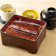 （茶碗蒸し/椀/香の物）
※ご飯大盛無料
※ご飯おかわり100円（税込）