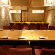 店内すべてが完全個室なので接待や記念日など、大事なシーンもふさわしいお店です。ゆったりとした時間を楽しんでいただけるよう、真心込めてお客様をお迎えしております。