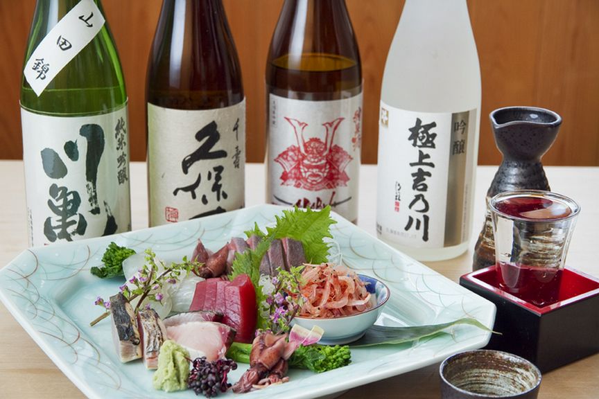 愛媛の地酒や、全国の人気の日本酒を取り揃えております