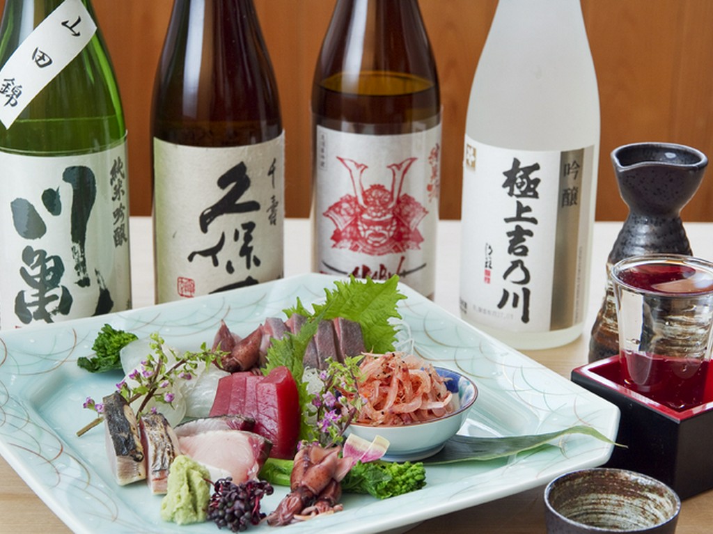 愛媛の地酒や、全国の人気の日本酒を取り揃えております