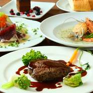 いくつもの名店で腕を磨き、数々のレストランを立ち上げて来た加藤シェフが学芸大駅に『CK's kitche』をオープン！
ファインダイニングでしか味わえなかった料理を気軽にどうぞ。