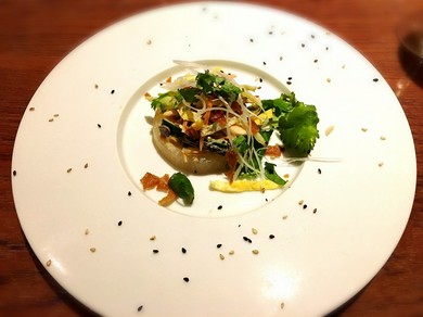 シェフの料理を堪能ください。