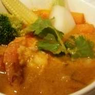 ・BBQポークスペアリブ
・サラダ
・スープ
・パン又はライス
・スイーツ
・コーヒー

