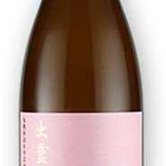 上品で華やかな香り、口に含むと最初は軽快な飲み口なのですが、後から程よい旨味と酸がバランス良く広がる優しい味わいです。　1合徳利1045円