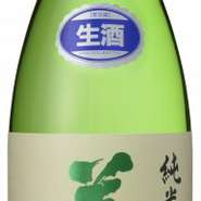 島根県産品の原料を使い、純朴な味わいの中に女性的な酒味と吟醸香を醸し出したお酒です。　1合徳利1045円