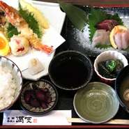 地魚を使用したお刺身とサクサクの天ぷら付きの定食です！