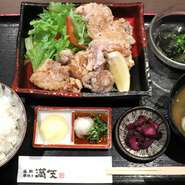 ジューシーで旨みたっぷりのお肉にサクサク衣がたまりません！！