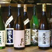 地元の食材の料理には、地酒をどうぞ
