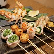 店で手巻きする名物料理