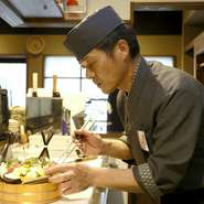 お客様が「満天に来て良かった」と、思っていただけるようなお店にしたいと考えています。そのためには笑顔を絶やさず、明るく、元気に、お客様をお迎えすることを心がけています。