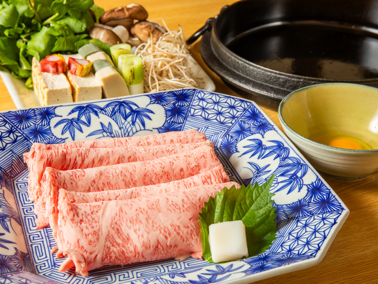 "Sukiyaki course" where you can enjoy the deliciousness of the finest Wagyu beef in an authentic Japanese cuisine