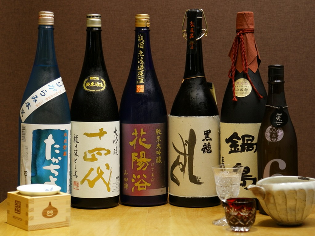 じっくりと味わいたい銘酒がずらり。お口直し用の仕込み水も　