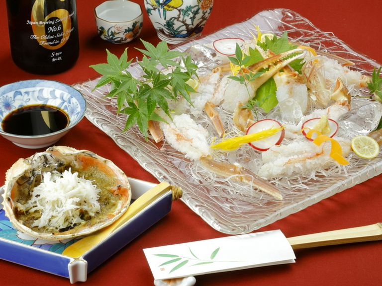 鮮度抜群！　活きたままを味わう『ずわいがに刺身（1杯）』