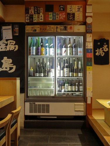 豊富にそろう日本酒の中には、珍しい銘酒も多数　