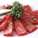 脂がたっぷりと含まれているのと同時に、肉自体の旨みも、しっかりとしているのが特徴。