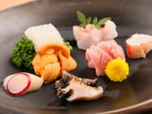 宝石のような『刺身盛り合わせ』に舌鼓