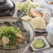 ごまさば丼、茶碗蒸し、天ぷら盛り、汁物、漬物、

＊天候などによっては鯖の入荷がない場合がございます。

