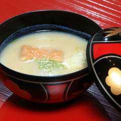 上品な白味噌仕立て。風味豊かな京の味の『白味噌のお吸い物』