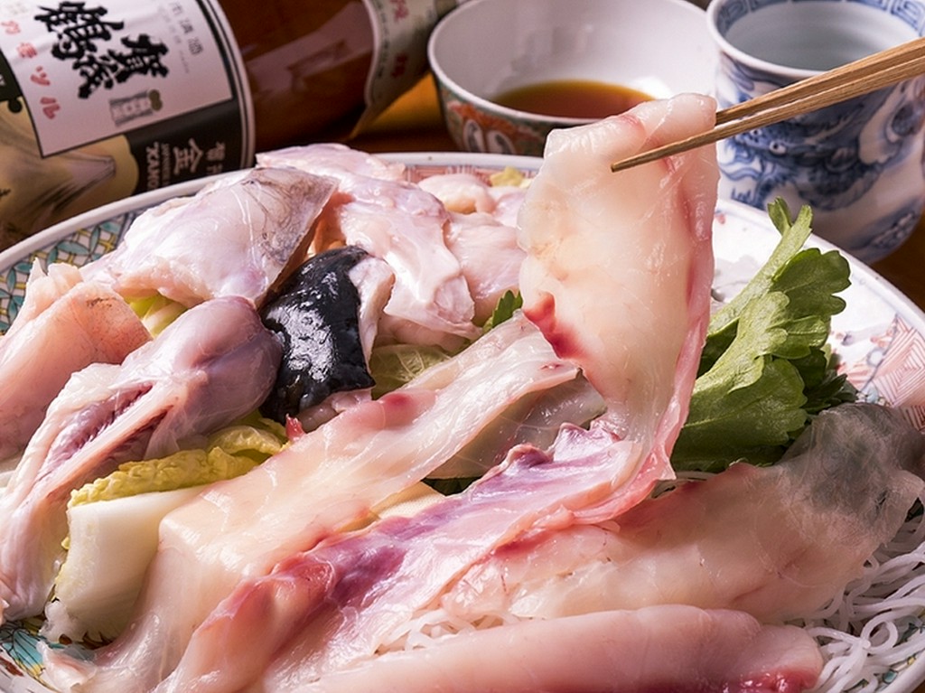 最高級のとらふぐを贅沢に味わう『ふぐのしゃぶしゃぶ』