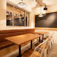 駅からすぐのところにあり、1人でも入りやすいカフェ。美味しい料理と極上のコーヒー、至福のデザートがあなたを待っています。ホッと一息つきたい時に利用したくなるお店。