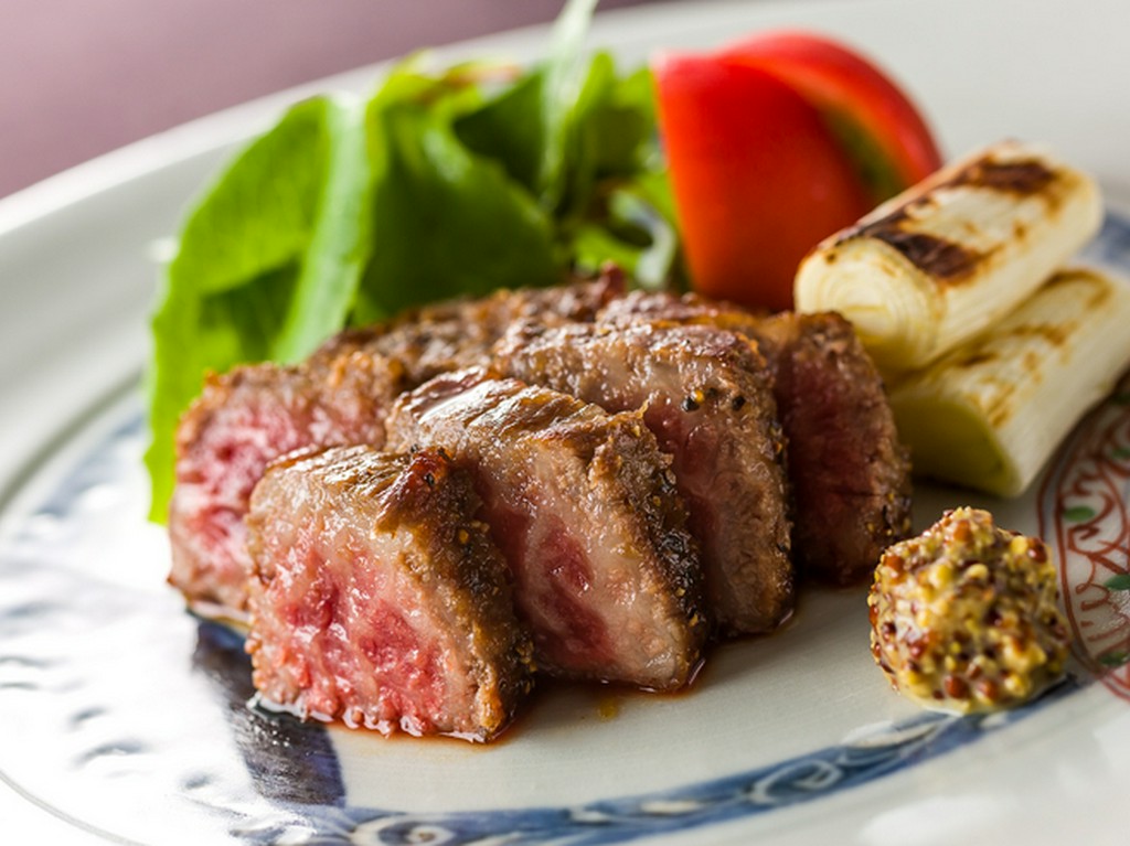 静岡県産の黒毛和牛をはじめ、静岡産の食材がメイン