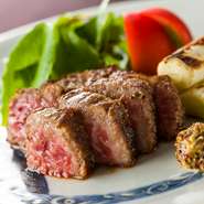 魚介もお肉も野菜も、静岡産を中心とした品揃え。近海で上がった魚介や、静岡県産の黒毛和牛、豚肉、鶏肉などが食卓を華麗に彩ります。野菜は、京都、山形、金沢などからも季節の良いものを厳選。
