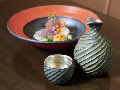 和の世界で培った料理人の繊細な感性が光る器選び