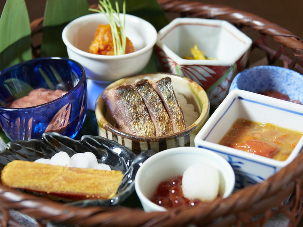 お酒が進む全国の珍味を一皿で味わえる『珍味盛り合わせ』