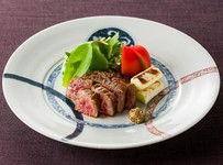 季節の旬食材を全９品でお楽しみいただくコースです。
（別途サービス料がかかります）
