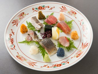 ワインソムリエでもある、おかみさんのために『ワインで美味しい刺身の盛り合わせ』