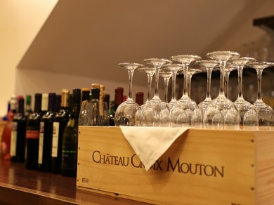 料理に合わせてラインナップされた各国のワイン