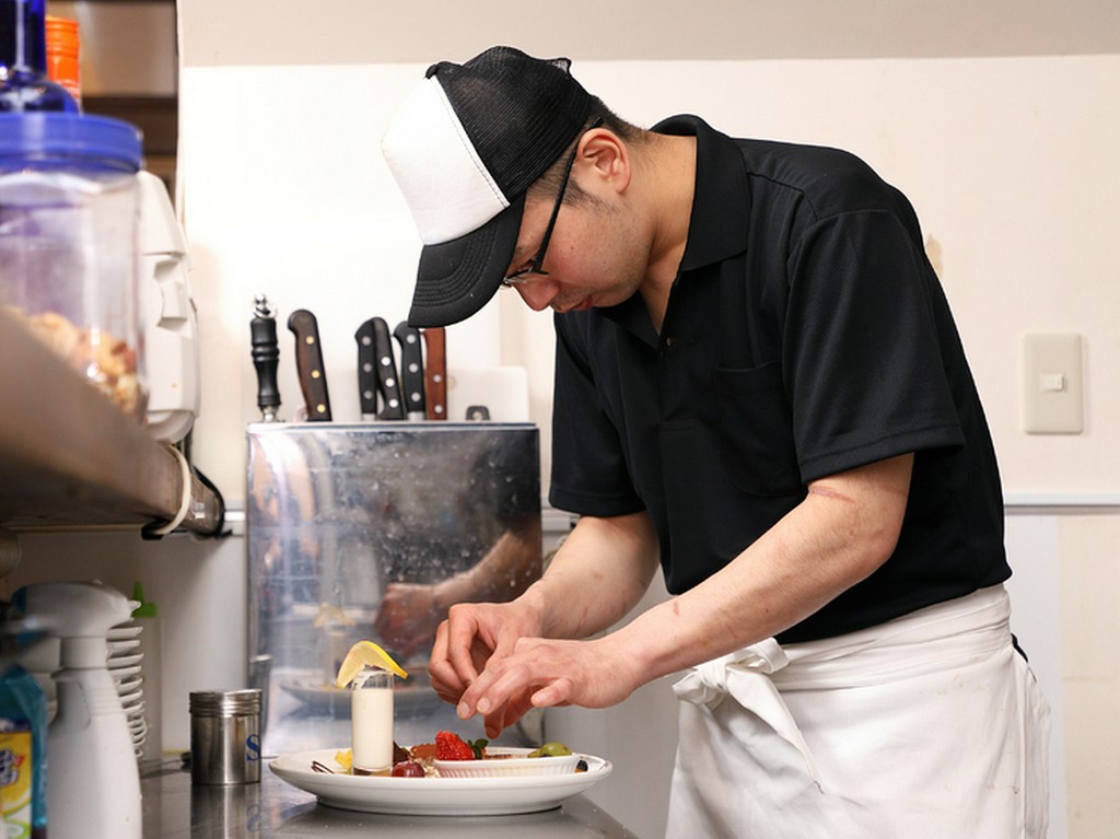 元気よく、明るい笑顔お迎えで、心地良いおもてなし