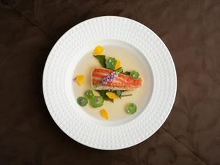ある日の魚料理『金目鯛のポアレ　レモングラスと生姜のズッパ』