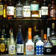 【焼肉 ハラミ馬鹿】の極上の焼肉と相性バツグンなのが、こだわりのウィスキーコレクションで作るハイボール。味わいの違いを飲み比べてみましょう。ワインも厳選されています。