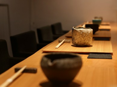 カウンターは料理人の技を望める特等席