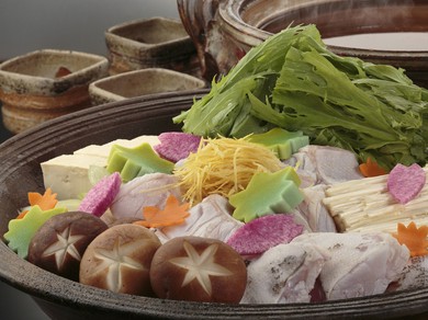 くじらやあんこう、とらふぐ等の各種お鍋が勢ぞろい