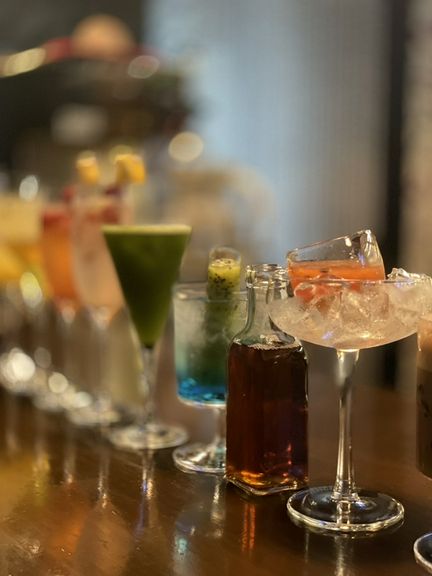 旬の生フルーツをふんだんに使用した贅沢な『オリジナルカクテル』