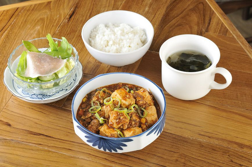 独自のルートを構築することで安価を実現