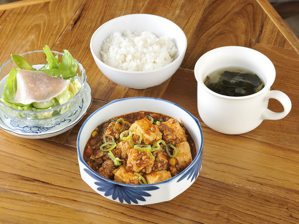 独自のルートを構築することで安価を実現