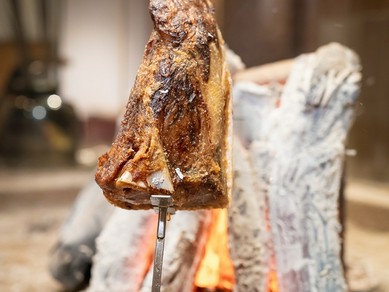 アゴ肉の原始焼き