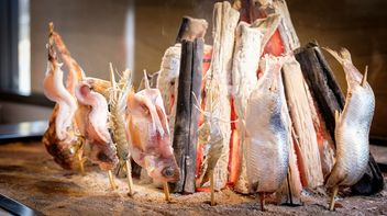 해물 원시 구이 로바 탄어 아카바네 본점