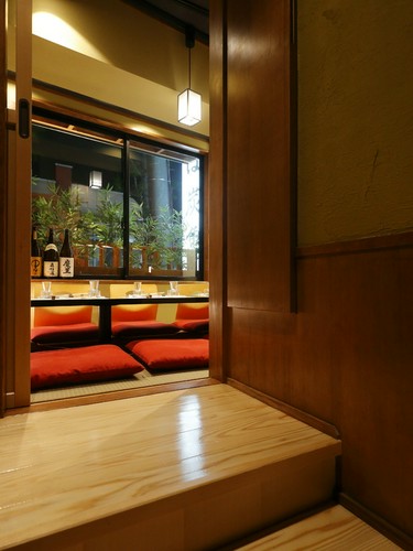 広々とした高級感のある完全個室の掘りごたつ席