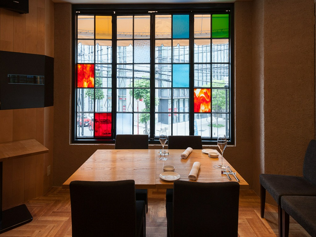 上品な大人の空間が広がるシックでオシャレな店内